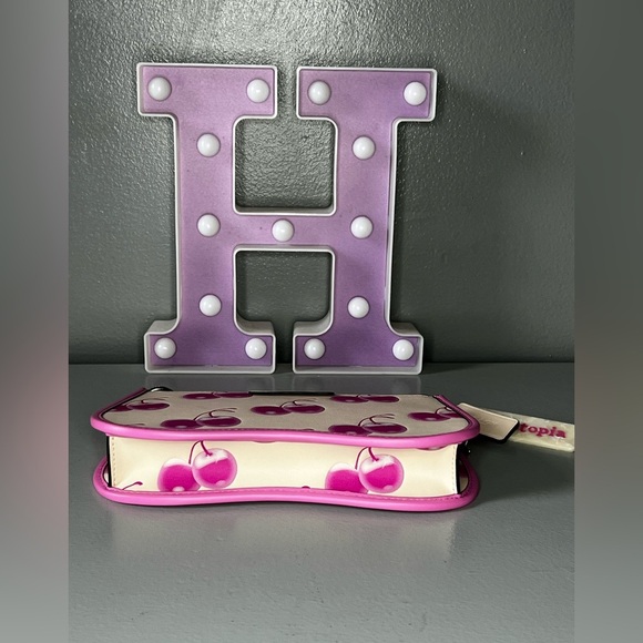 Coachtopia SMALL WAVY SHOULDER BAG - Picture 8 of 13